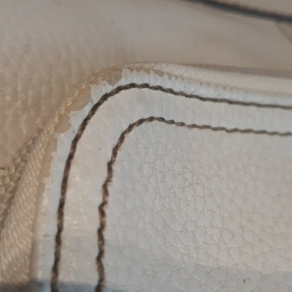 Tignanello Small White Pebbled Leather Crossbody | Organizer Purse Bag - Picture 6 of 16